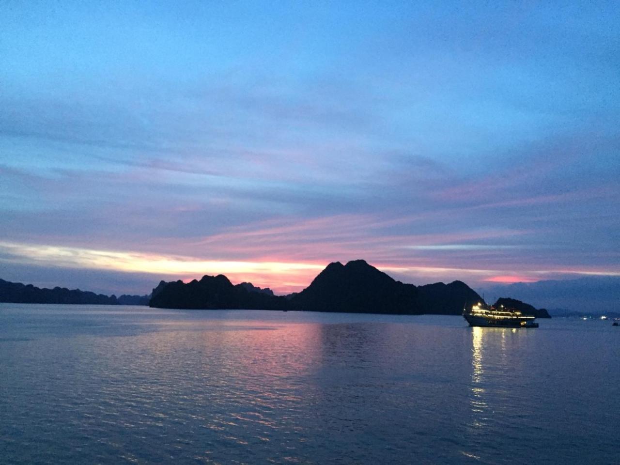 Halong Lavender Cruises Hotell Ha Long Exteriör bild